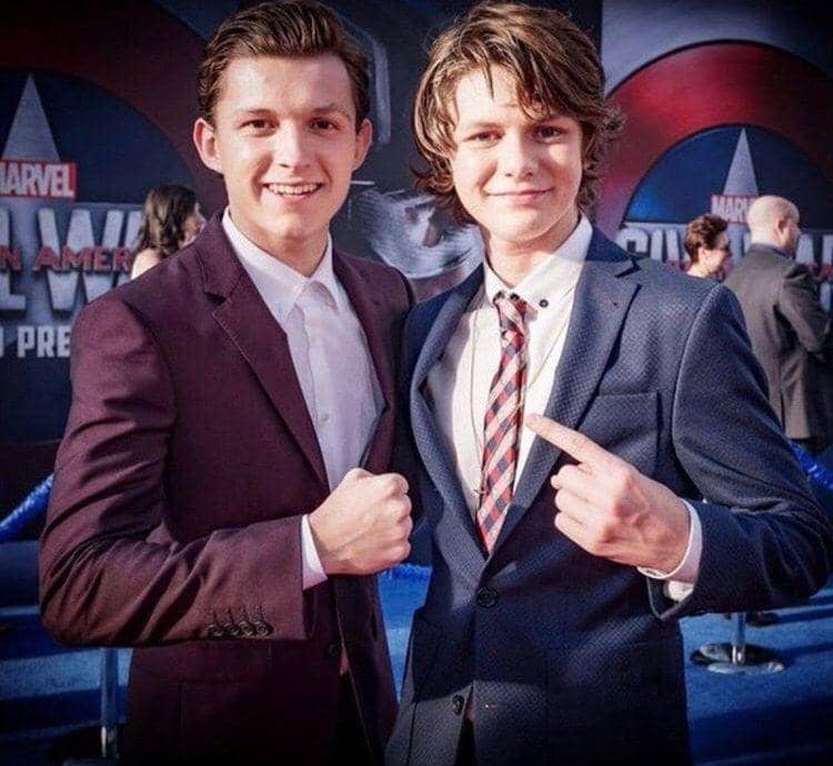 Instagram.com/darthsimpkins