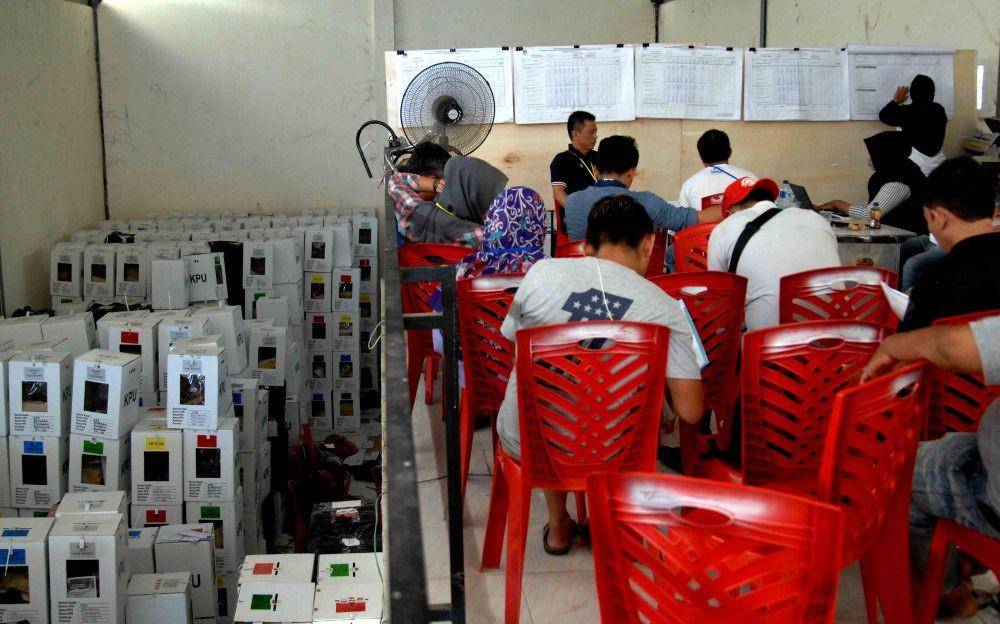 Ilustrasi Panitia Pemilihan Kecamatan (PPK) di Pemilu 2019. ANTARA FOTO/Abriawan Abhe
