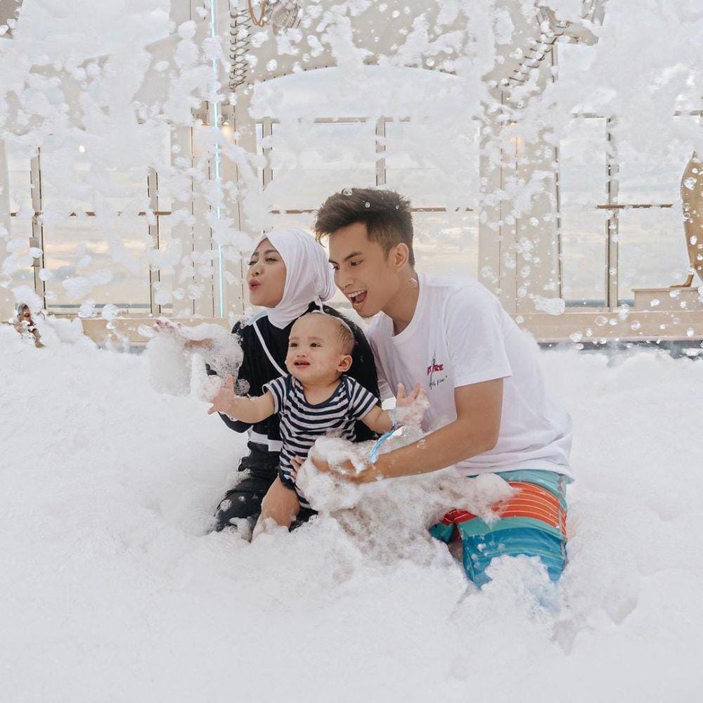 instagram.com/rachelvennya