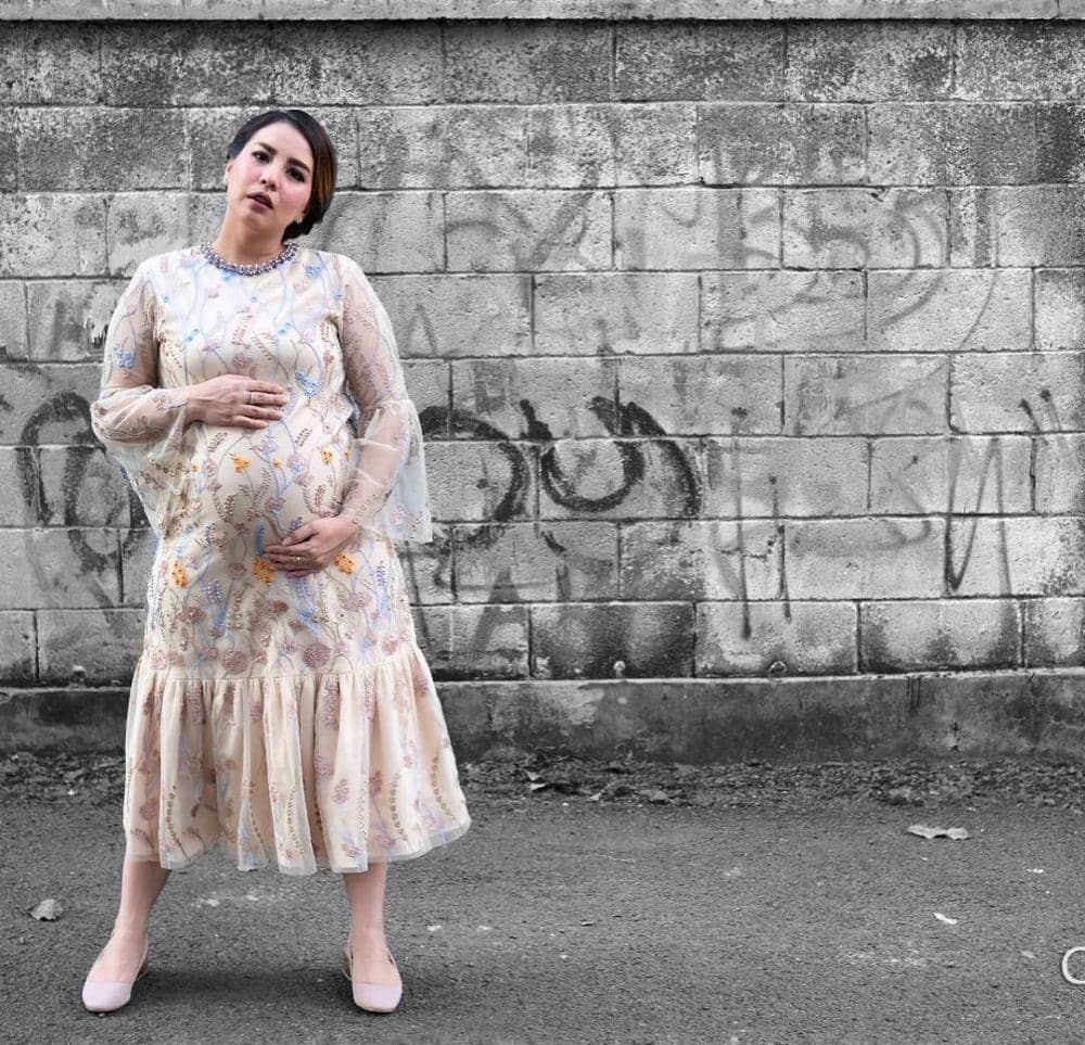 instagram.com/tya_ariestya