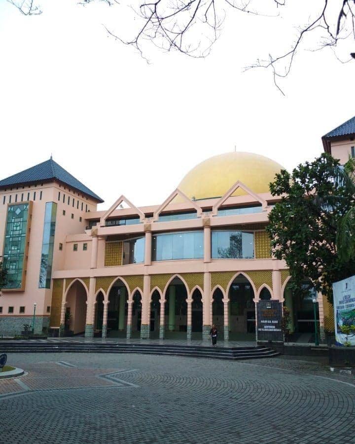 instagram.com/akbarindra