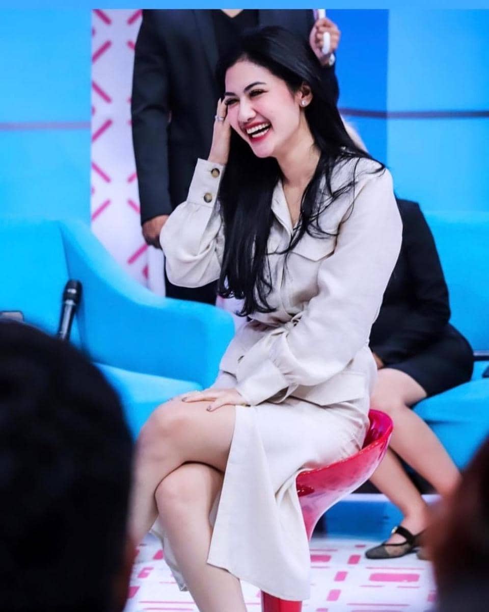 instagram.com/dellaperez/