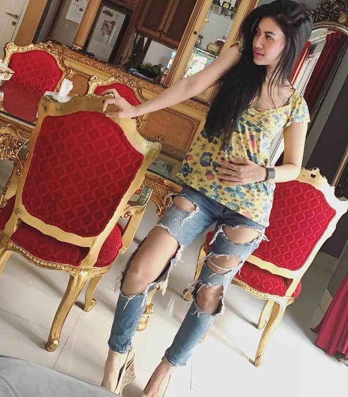 instagram.com/dellaperez/