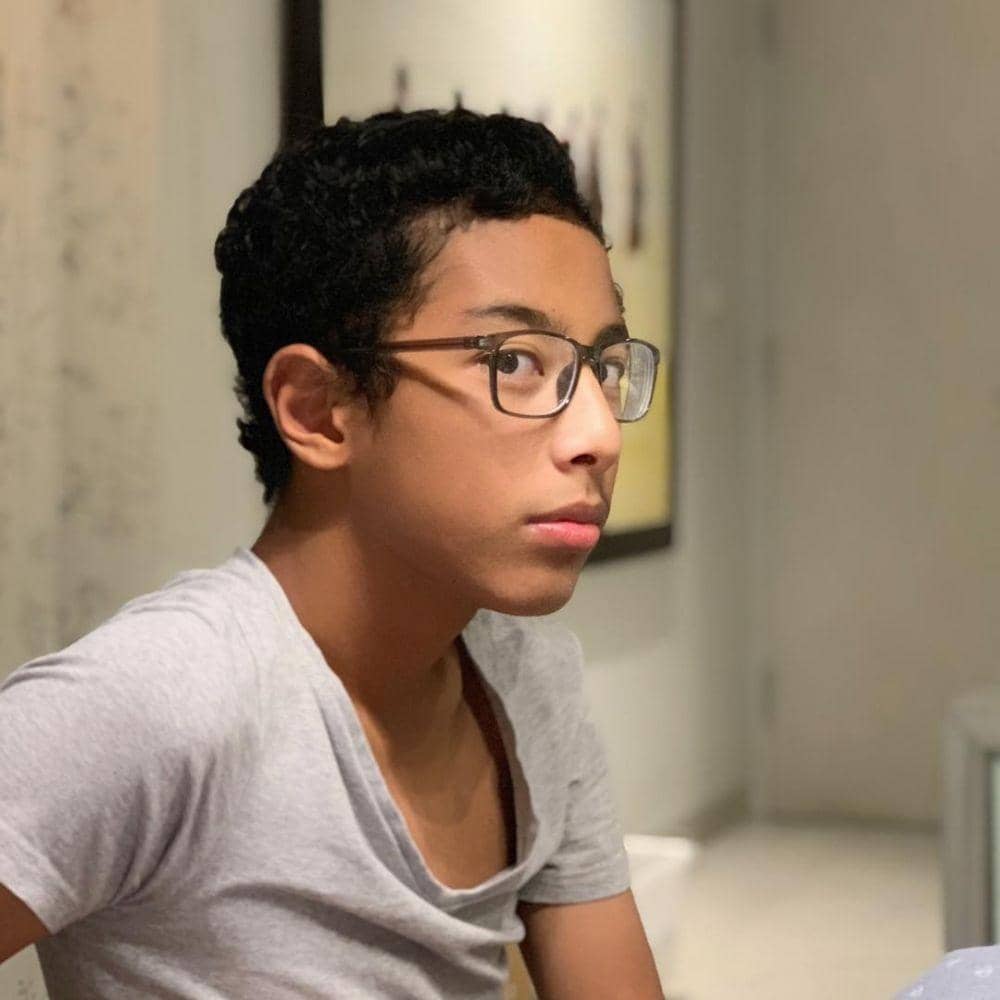 Instagram/deelestari