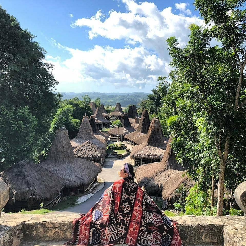 instagram.com/paradiseinsumba