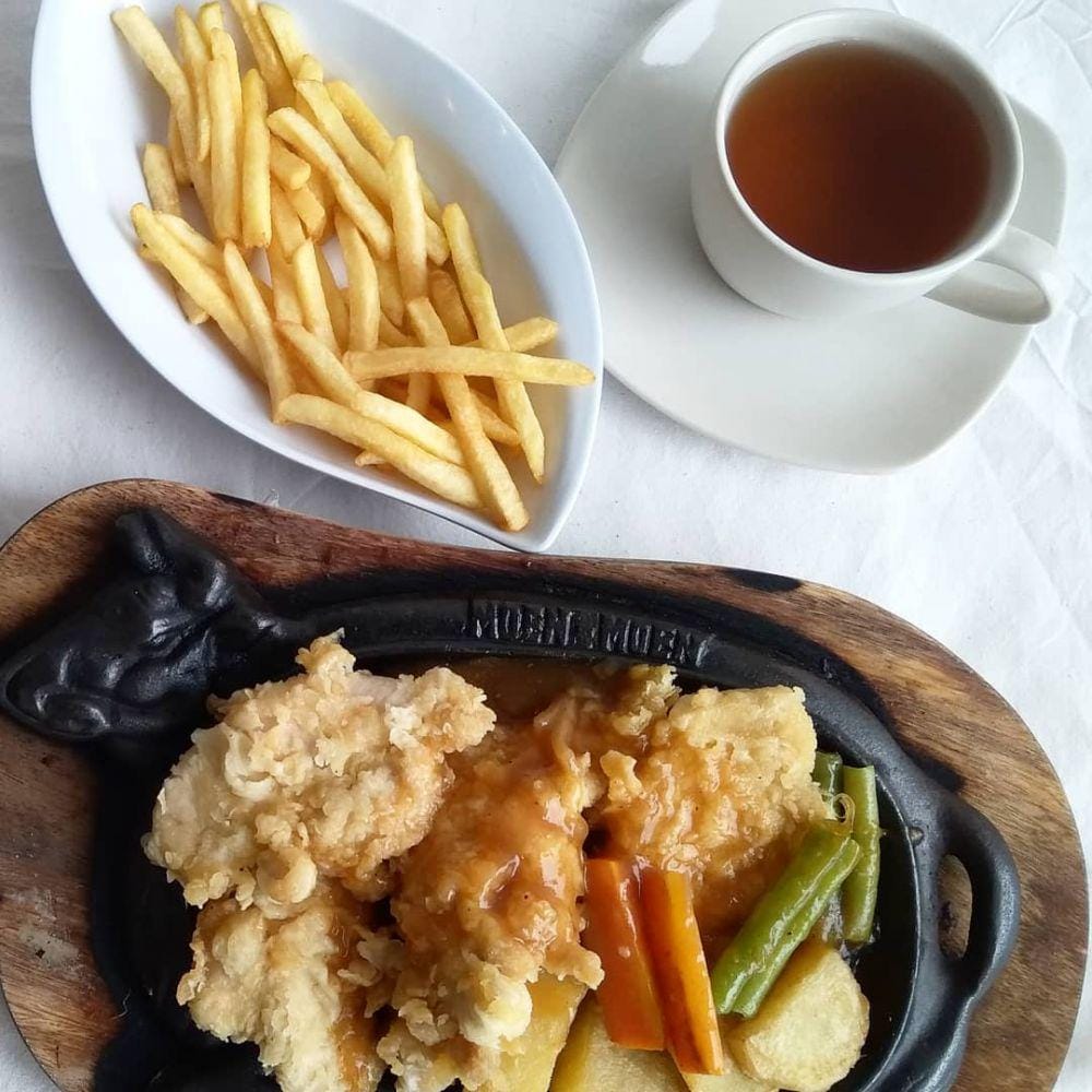 Instagram.com/steakmoenmoen.id