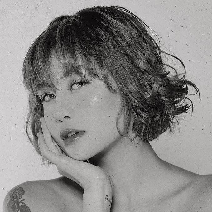 instagram.com/awkarin/