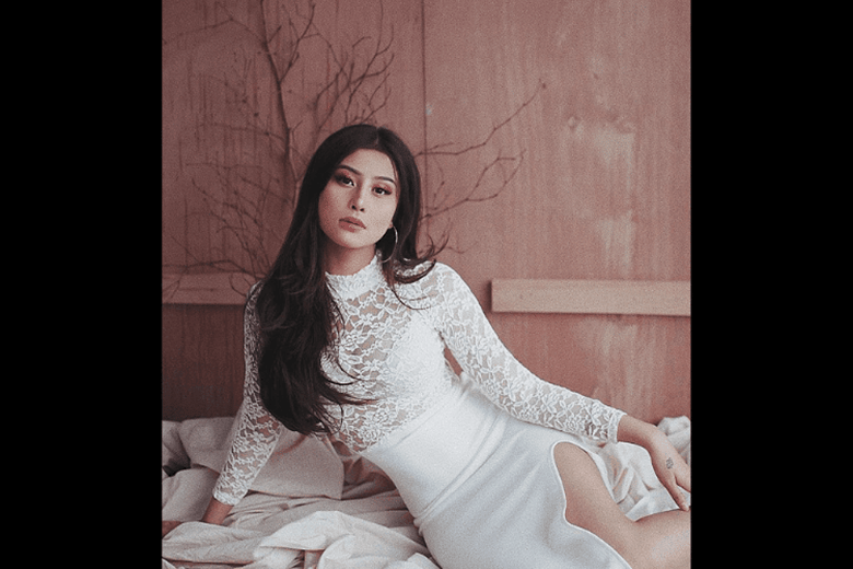 instagram.com/awkarin/