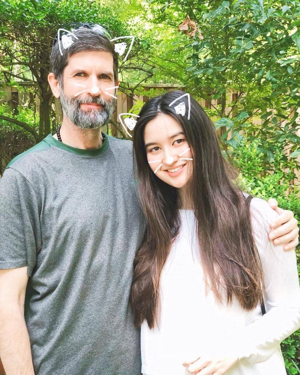 instagram.com/stephaniepoetri