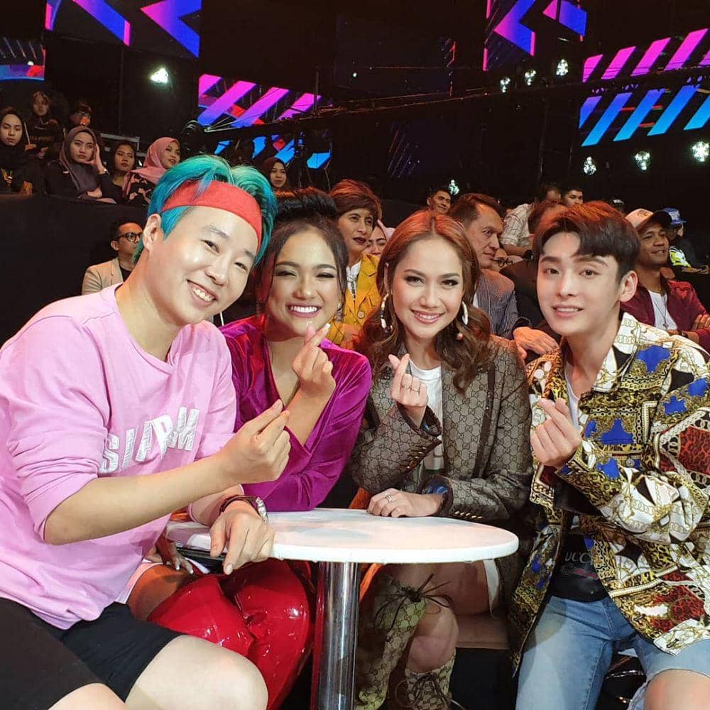 instagram.com/hwangwoojoong