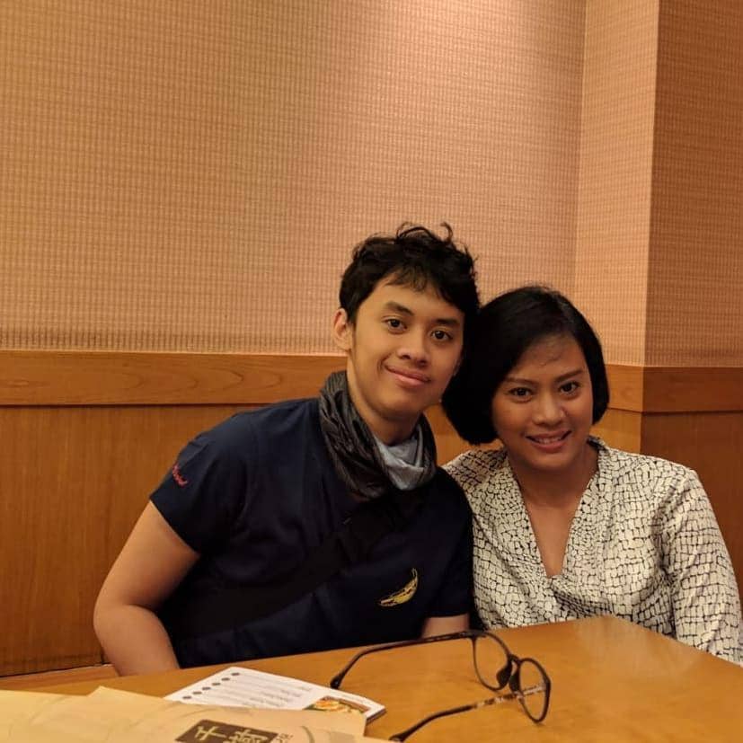 instagram.com/yanesthi