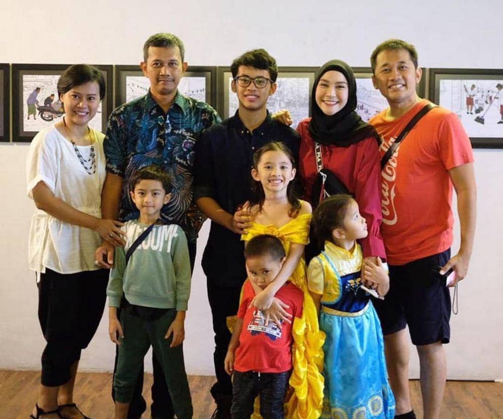 instagram.com/yanesthi