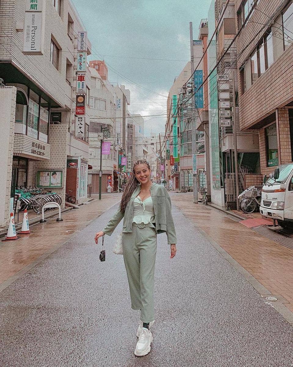 instagram.com/awkarin