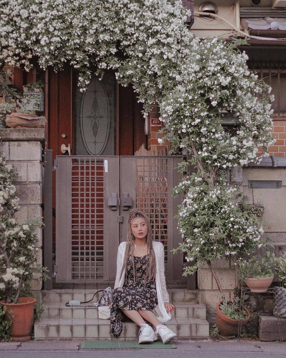 instagram.com/awkarin