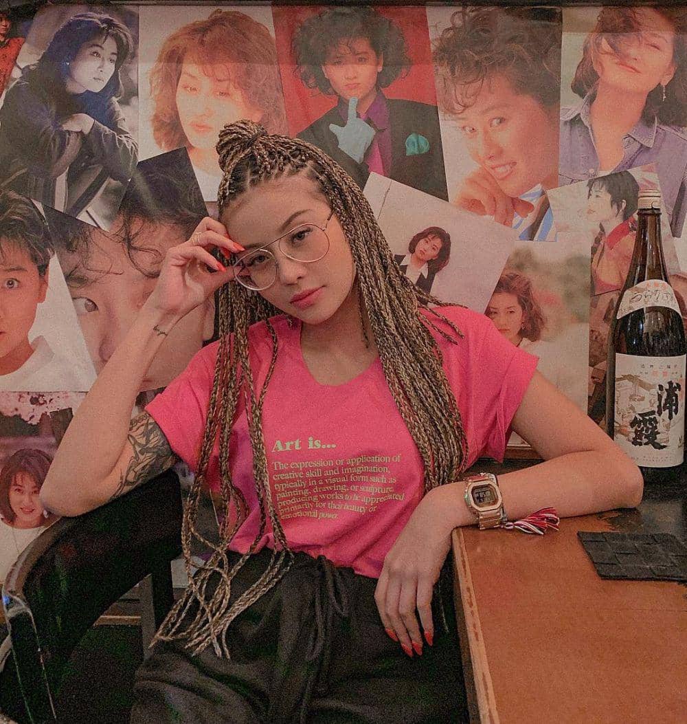 instagram.com/awkarin