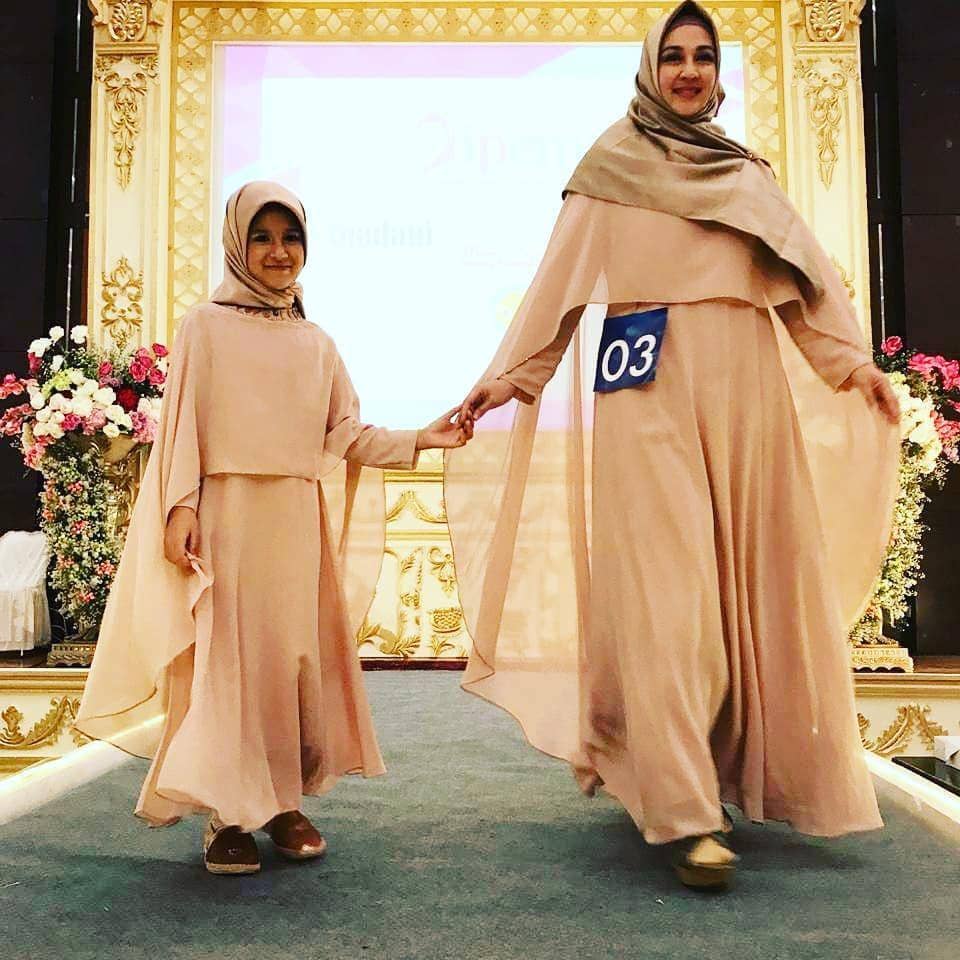 instagram.com/dinalorenza1975