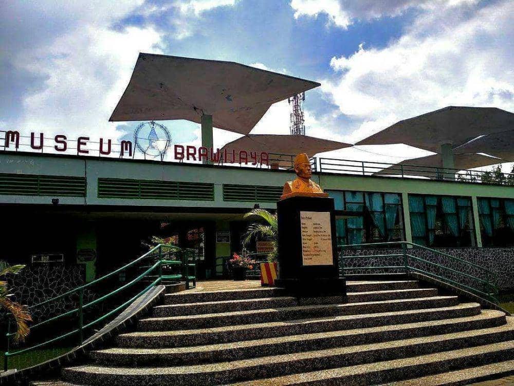 instagram.com/genpimalangraya