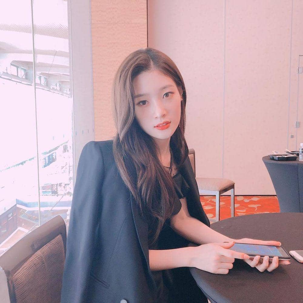 instagram.com/j_chaeyeoni