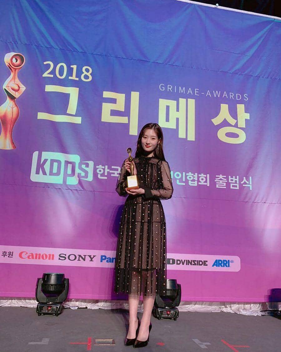 instagram.com/j_chaeyeoni