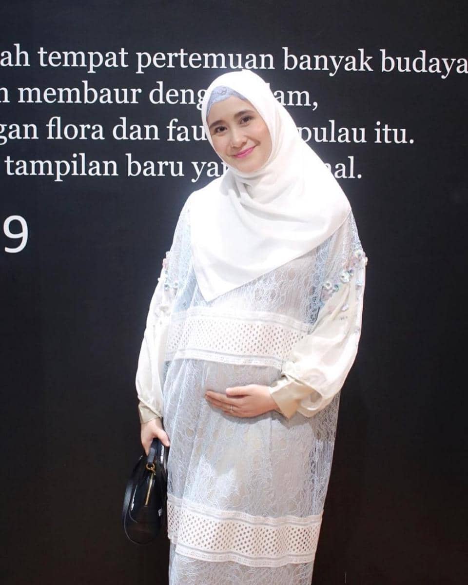 instagram.com/ryana_dea