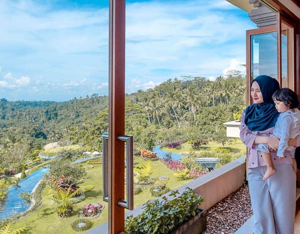 instagram.com/ryana_dea