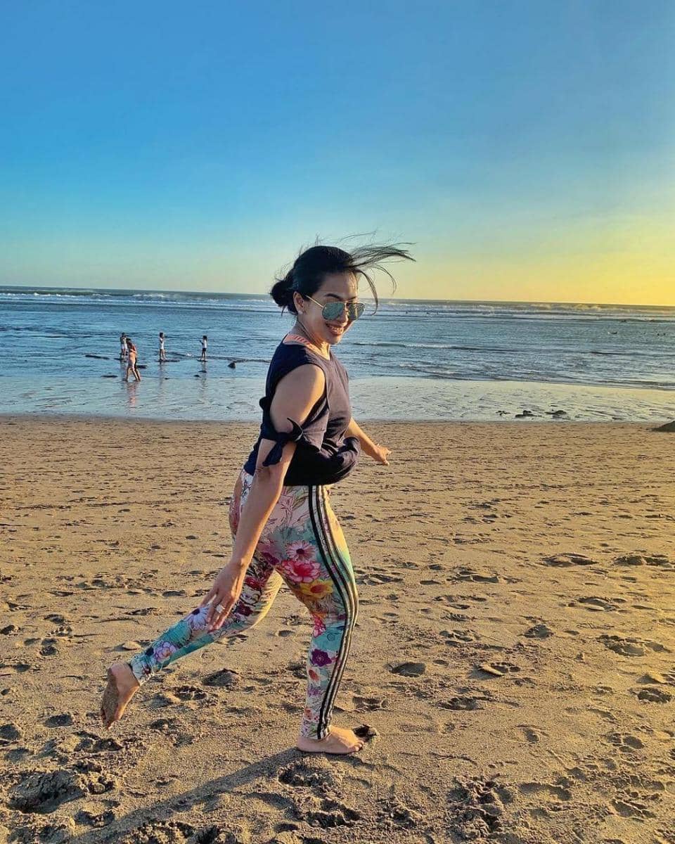 Instagram.com/fenirose