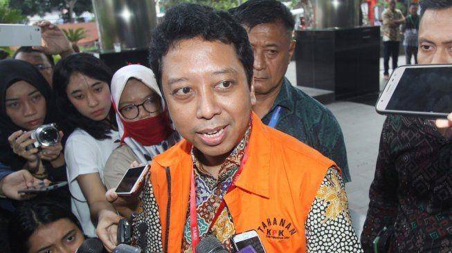 (Tersangka kasus jual-beli jabatan di Kementerian Agama, Mohammad Romahurmuziy) ANTARA FOTO/Reno Esnir