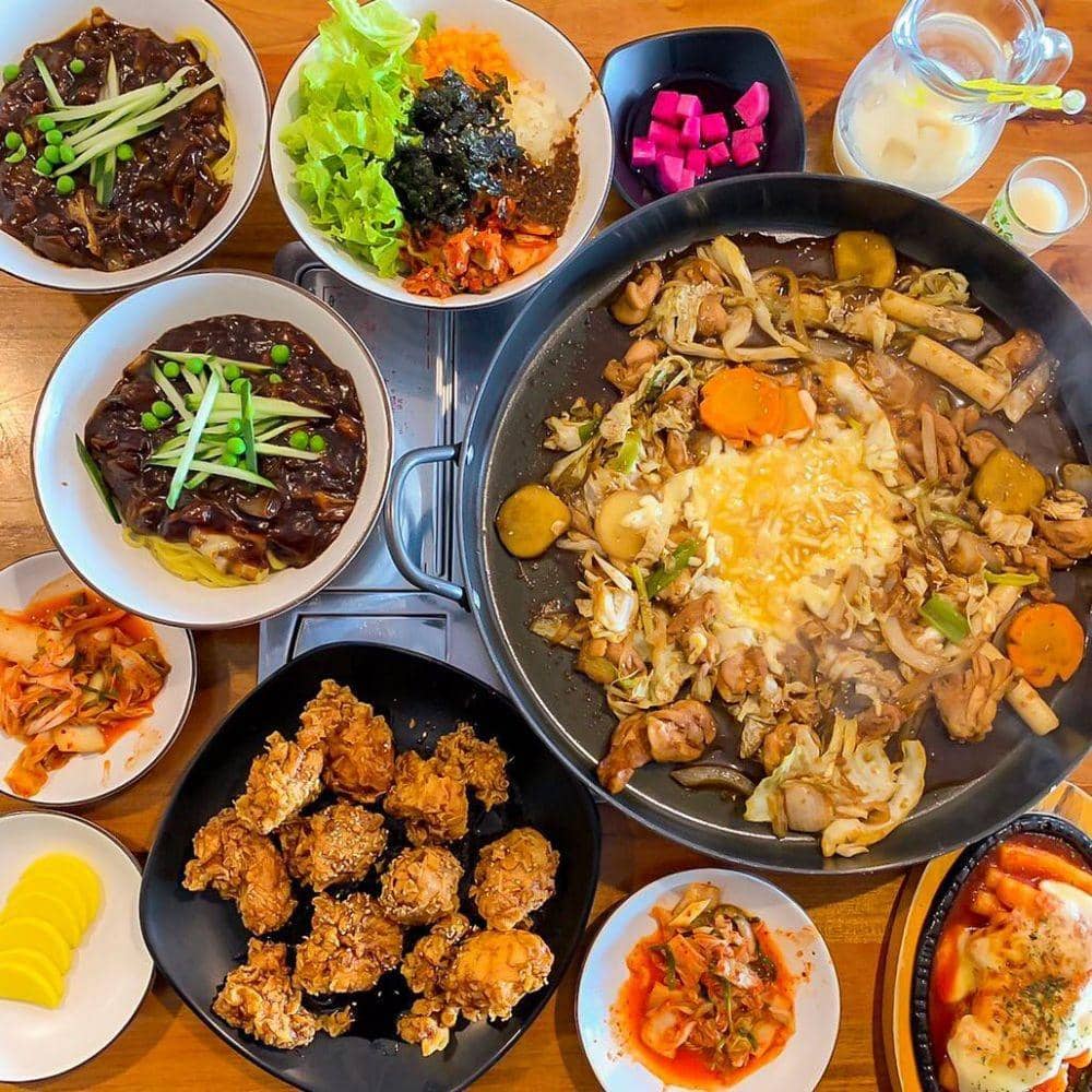 instagram.com/crunchycrocs