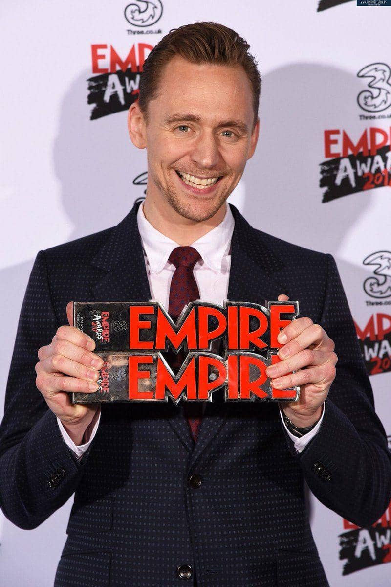 twitter.com/TomTheNextLevel