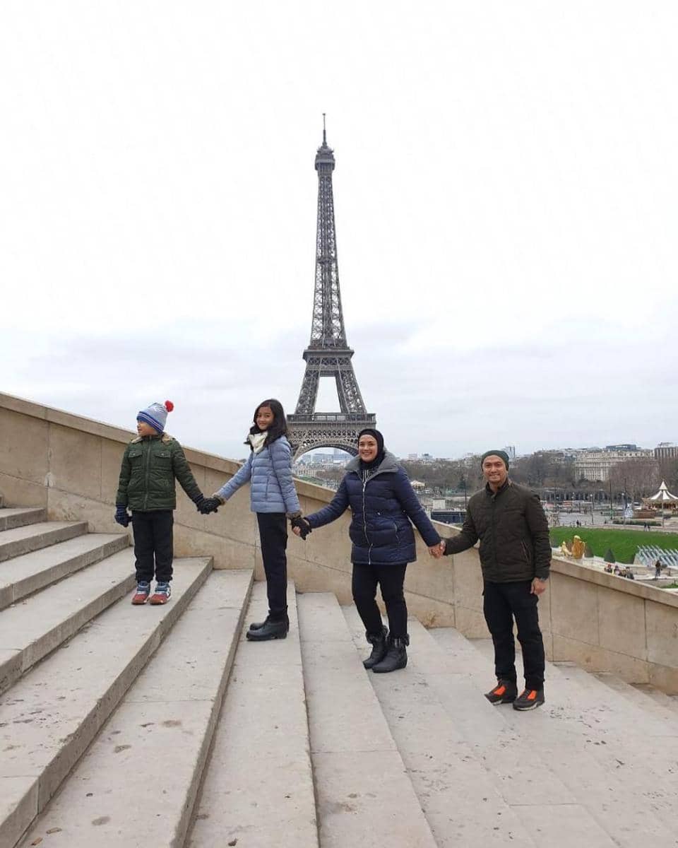 instagram.com/eva.yunizar