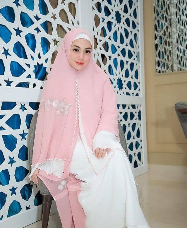 instagram.com/celine_evangelista