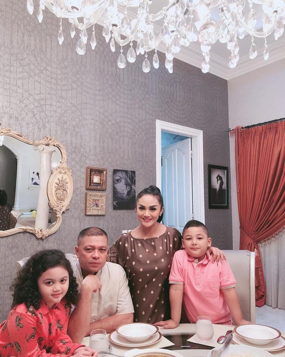 Instagram.com/krisdayantilemos