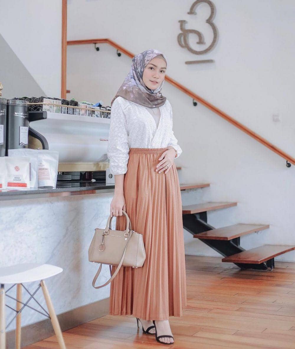 instagram.com/melodyprima