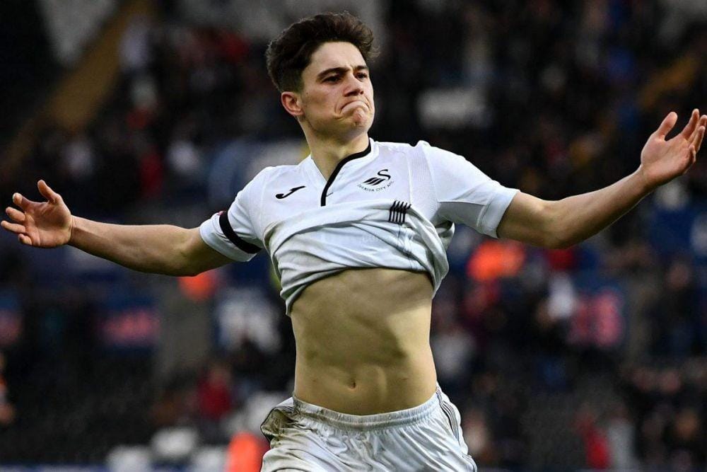 Twitter/@TheSunFootball