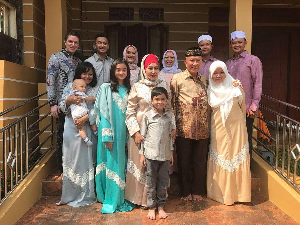 instagram.com/eva.yunizar