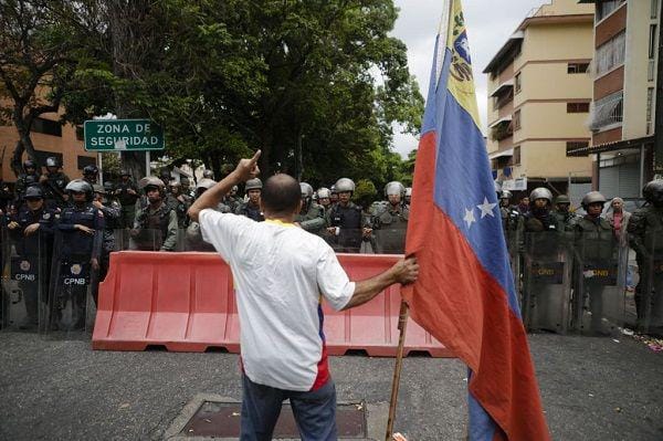 twitter.com/asiloenusa