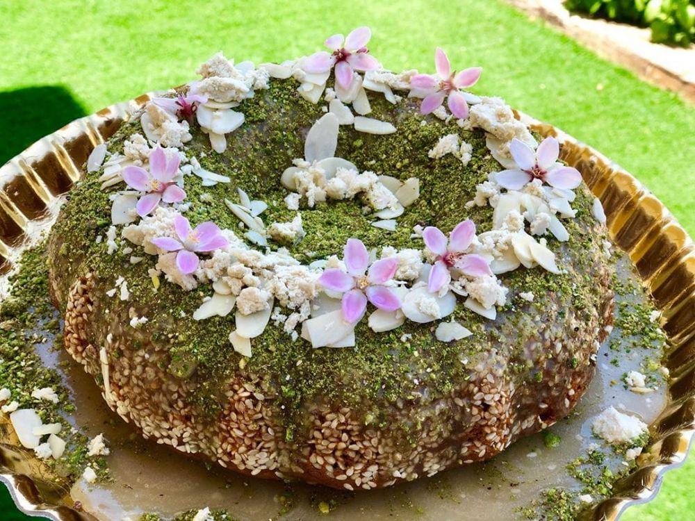 instagram.com/cakesandsweetsbyetab