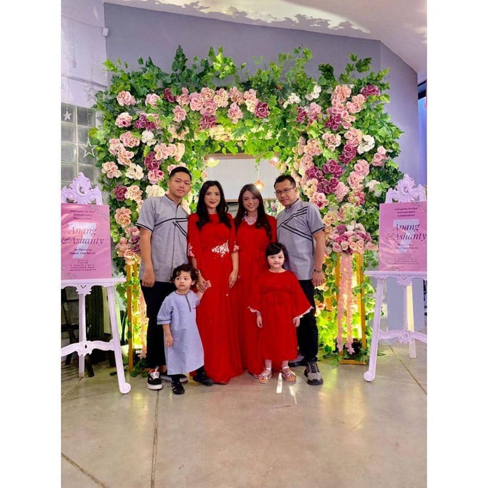 instagram.com/ashanty_ash