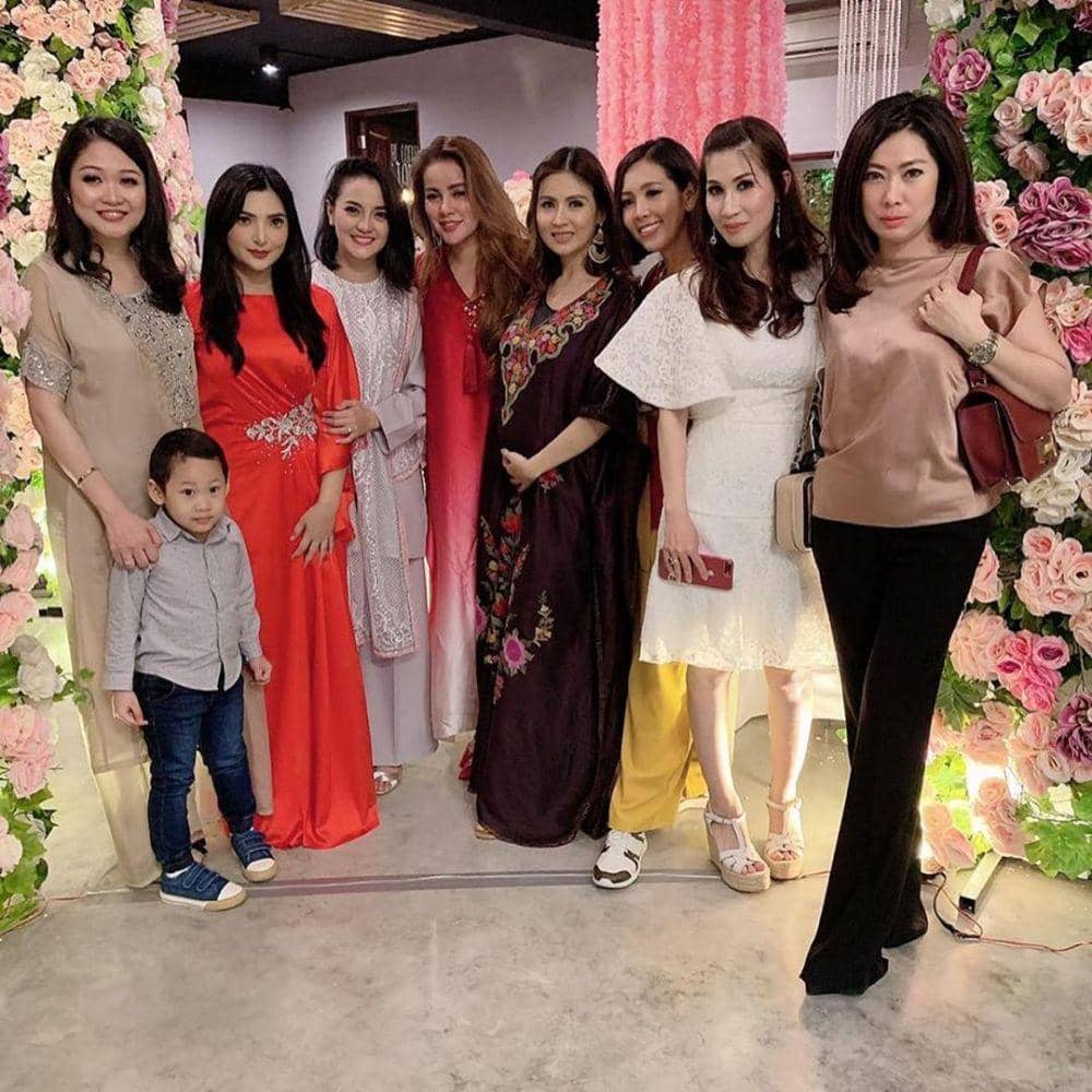 instagram.com/nadiasadeli