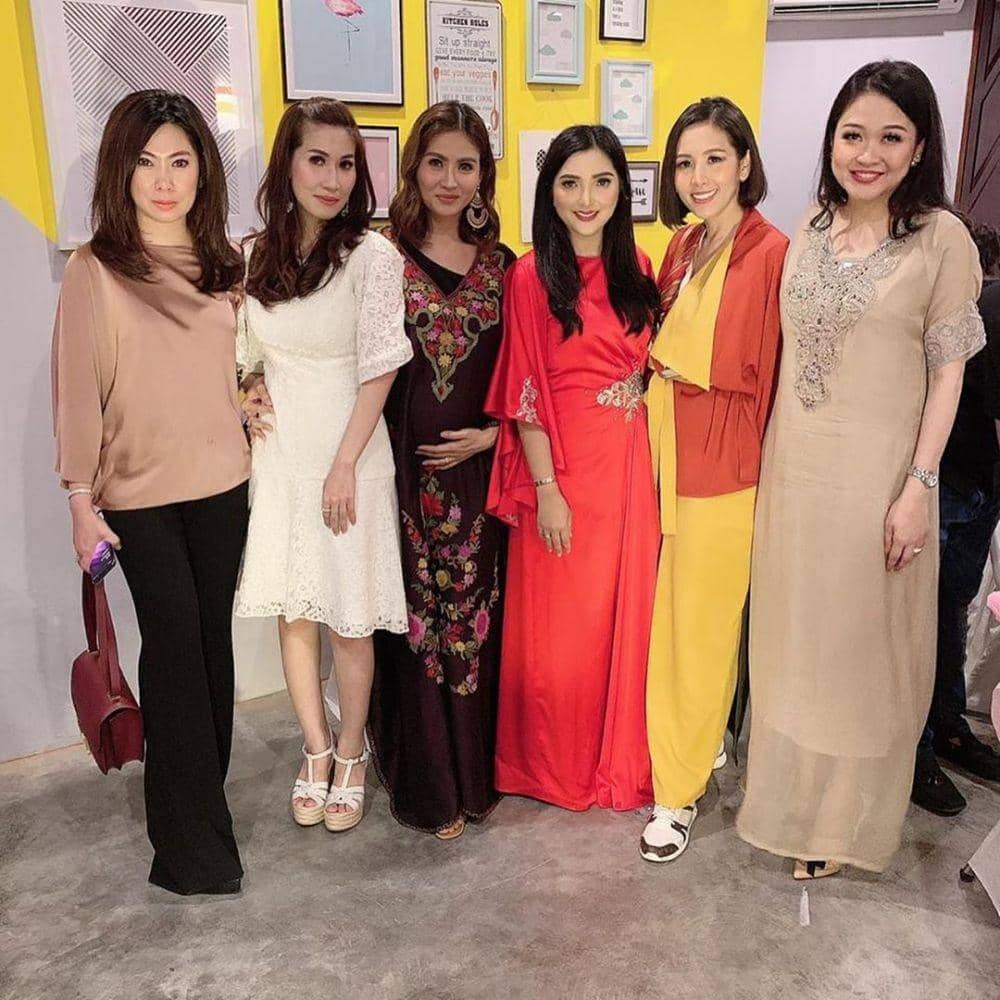 instagram.com/nadiasadeli