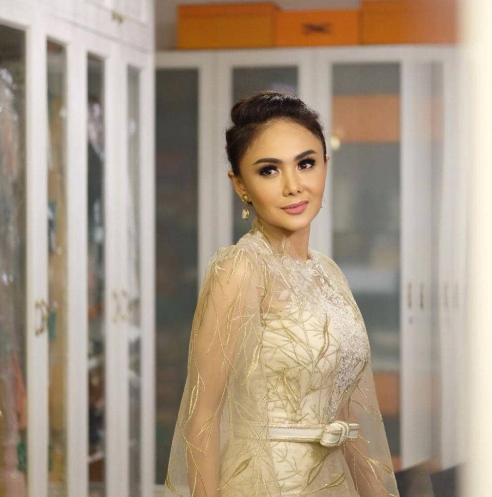 instagram.com/yunishara36