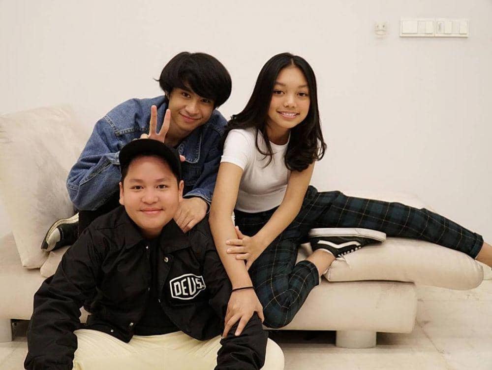 instagram.com/aku_naura