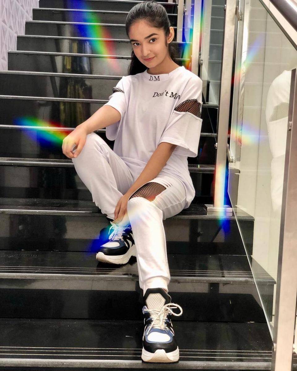 instagram.com/anushkasen0408