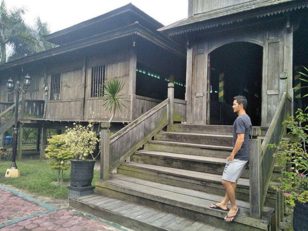 instagram.com/adeeadrianto