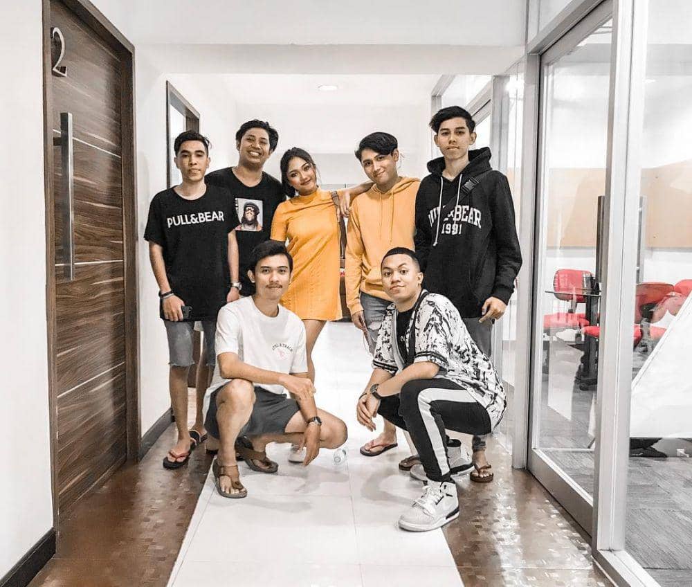 instagram.com/moncez_03