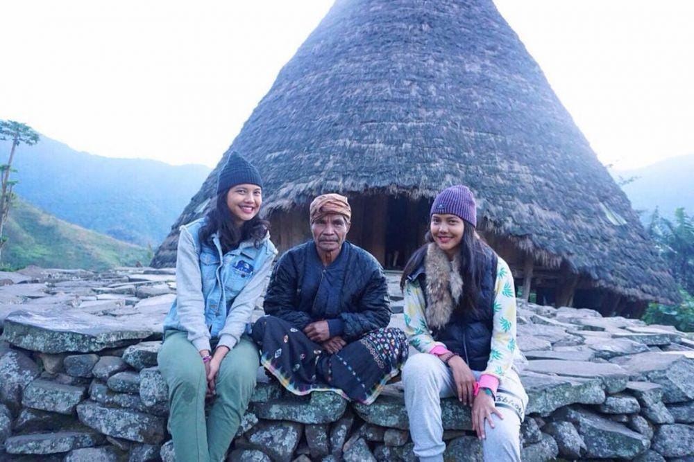 instagram.com/valerieandveronika