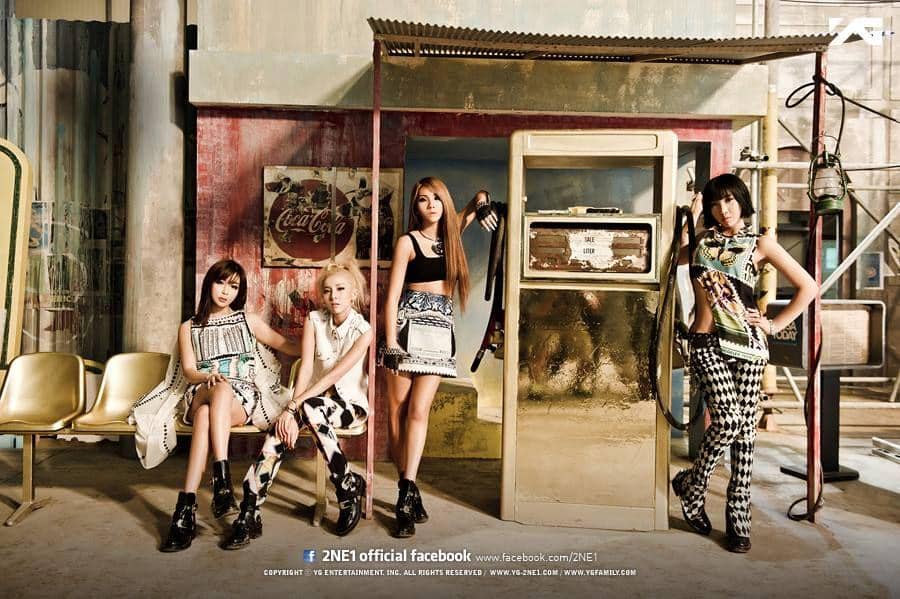 facebook.com/2NE1/