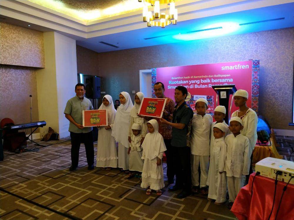 Launching Smartfren di Balikpapan dan buka ersama anak yatim