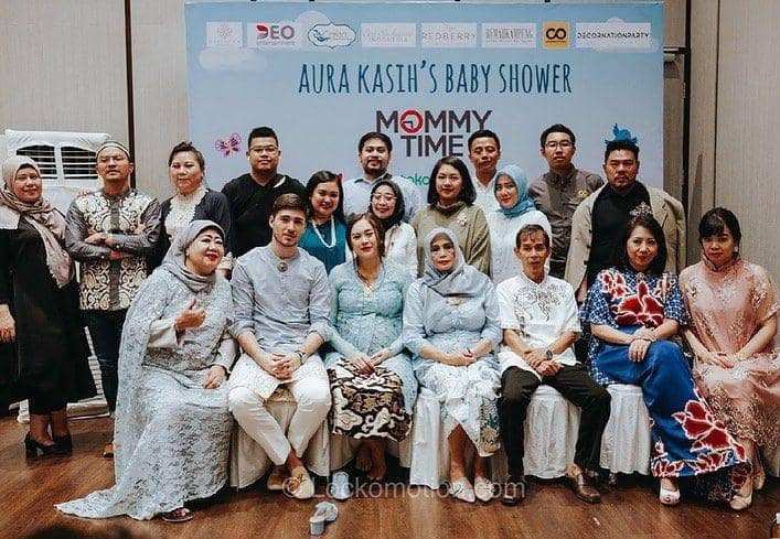 instagram.com/aurakasih