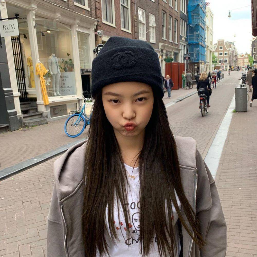 Instagram/jennierubyjane